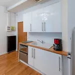 Bright And Equipped Apartment Close To Opera