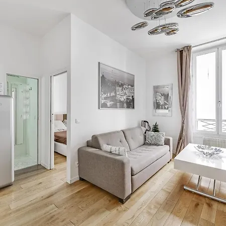 Bright And Equipped Close To Opera Parigi