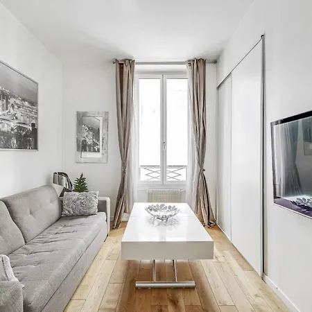 Appartamento Bright And Equipped Close To Opera Parigi